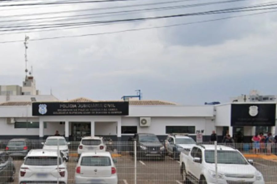Homem é encontrado morto a tiros nos fundos de casa em MT