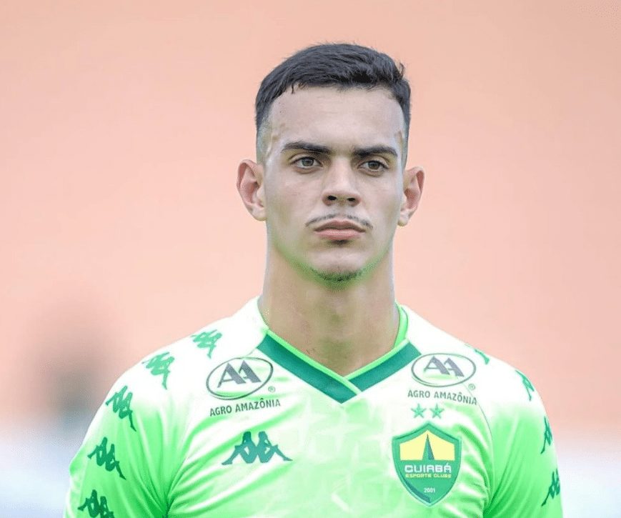 Cuiabá rescinde com goleiro e mantém 20% dos direitos para futura venda