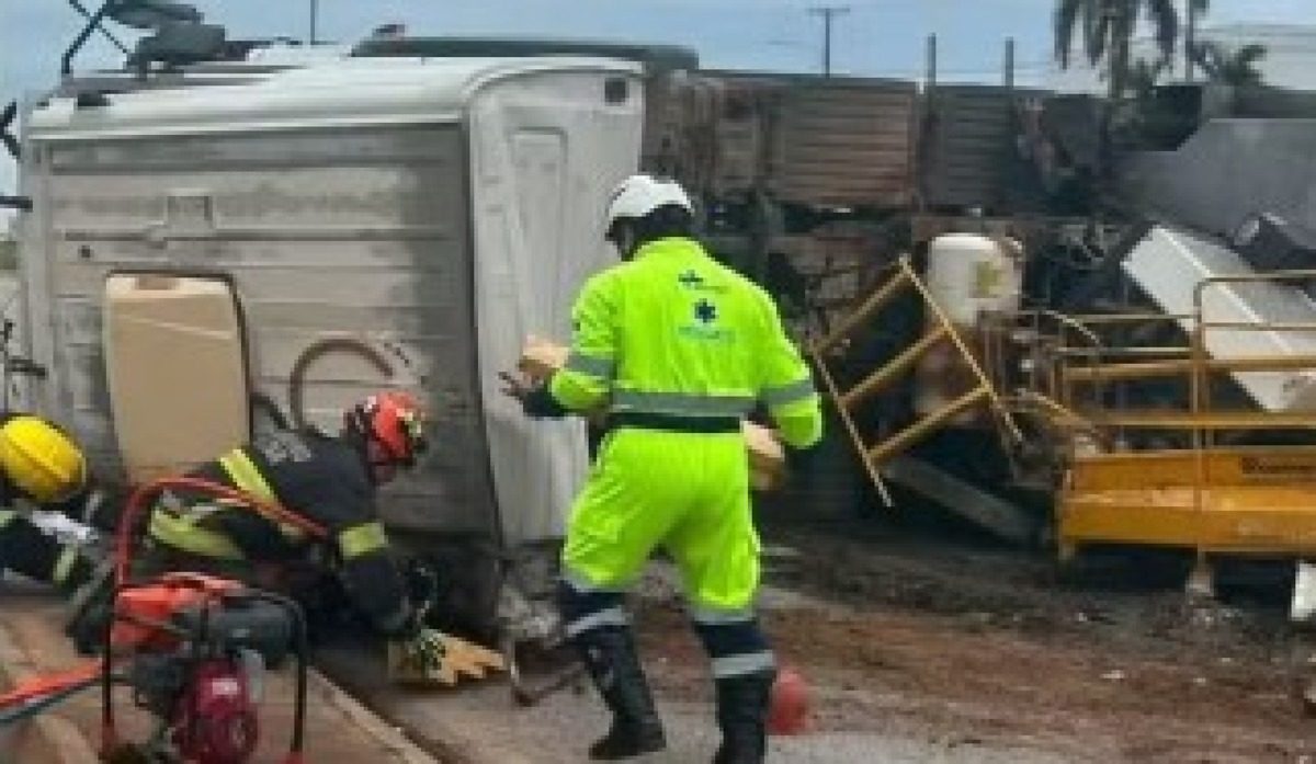 Motorista perde a vida após caminhão tombar na BR-163 em Sorriso/MT