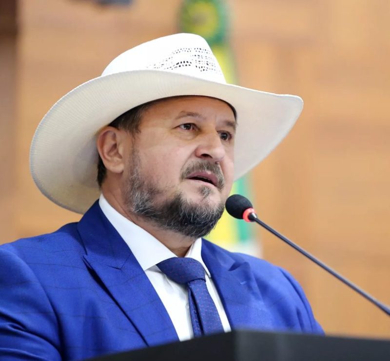 Deputado Gilberto Cattani discursa na ALMT sobre feminicídio da filha