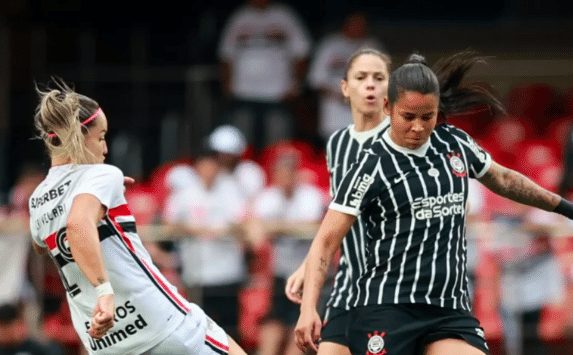 São Paulo empata com o Corinthians e fatura título inédito do Brasileirão feminino
