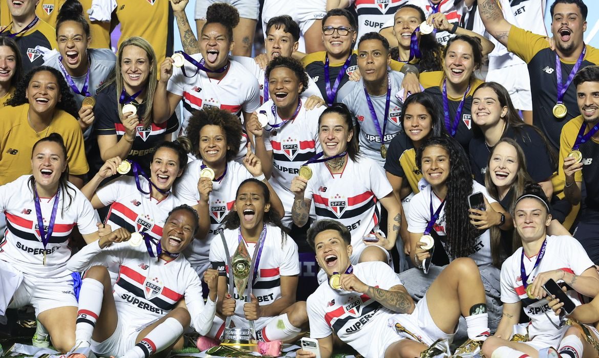 São Paulo empata com o Corinthians e conquista o Campeonato brasileiro Feminino inédito
